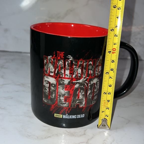 🧟‍♂️Walking Dead Zombie Mug How’bout a Cuppa Joe 🧟‍♀️🧟‍♂️Joe” is in the cup! - Picture 6 of 7